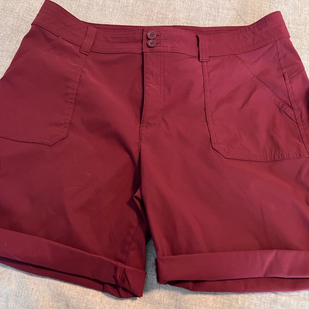 😊 Eddie Bauer Bermuda Rolled Hem